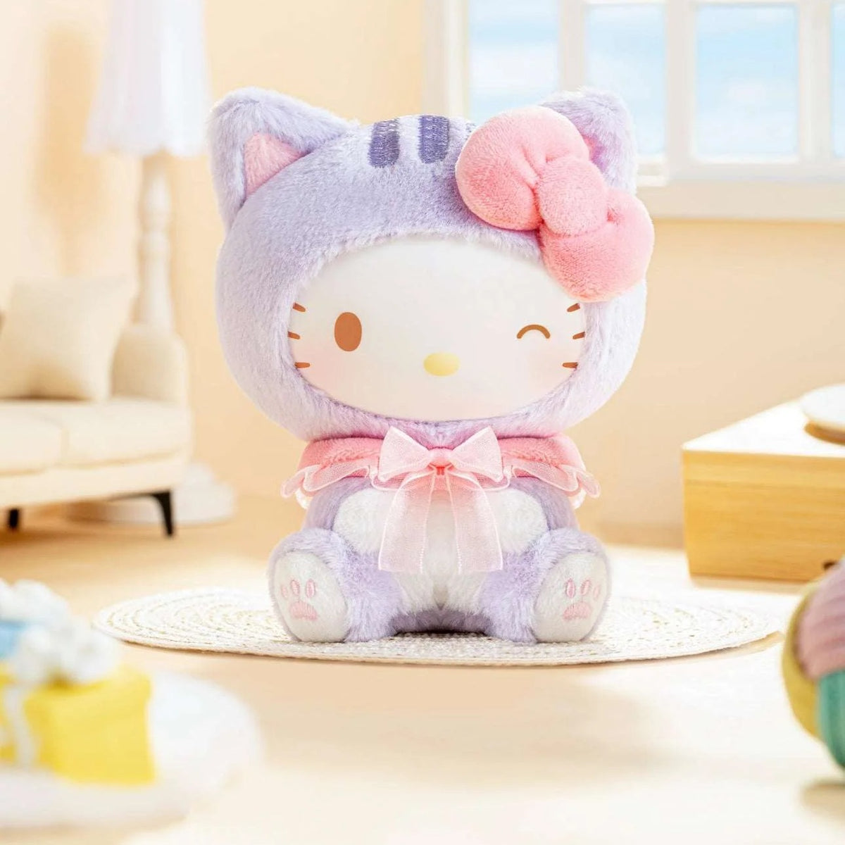 Sanrio Characters Play with Kittens – Hello Kitty