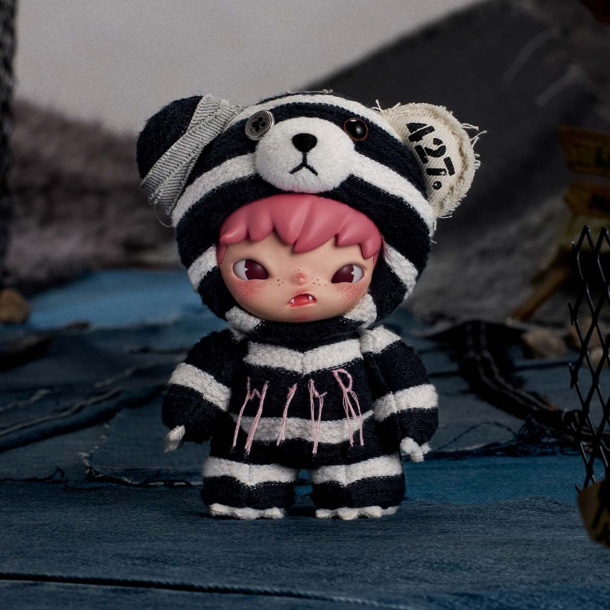 POP MART - Hirono Road Journal Series Doll - KICKOMI