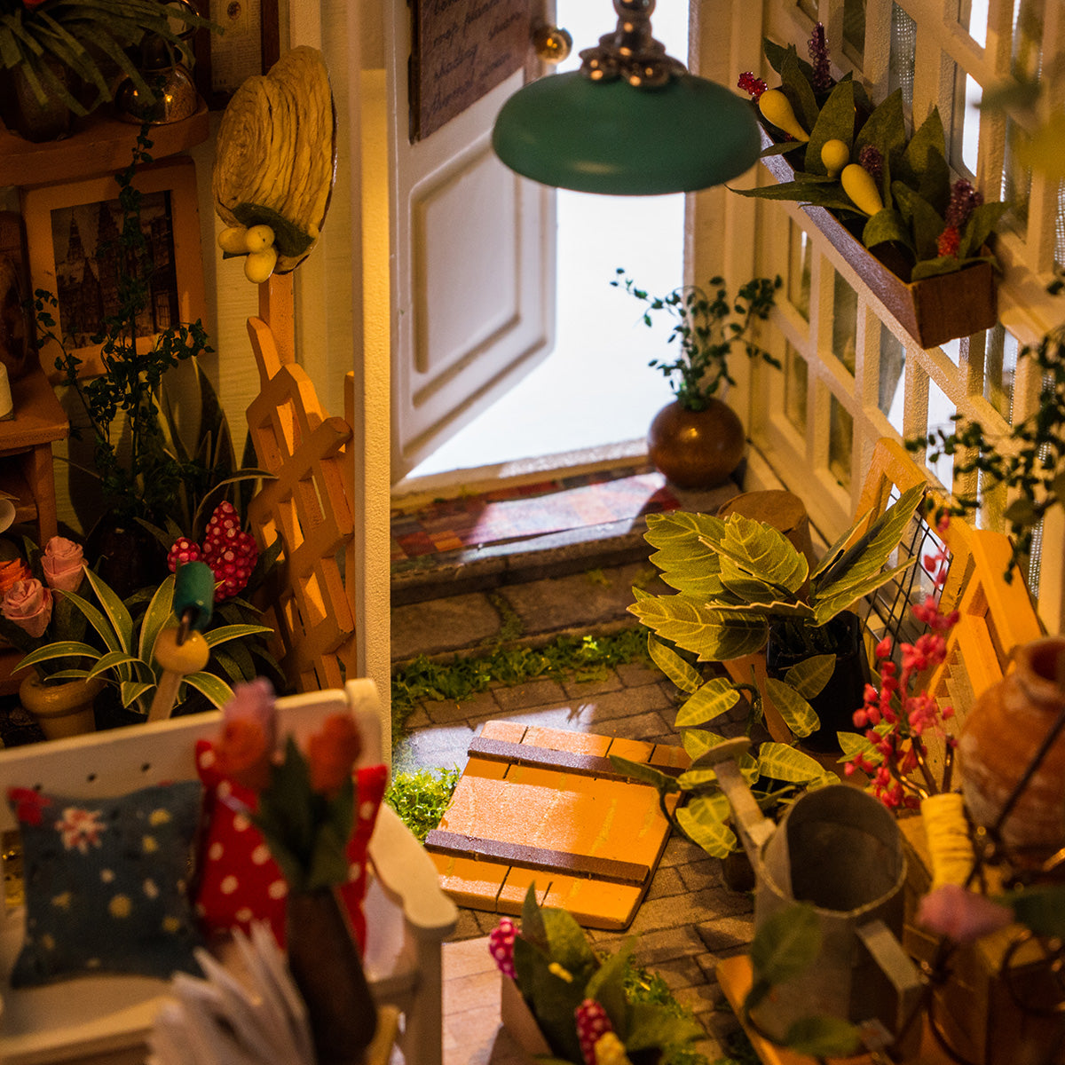 Rolife Miller’s Flower House