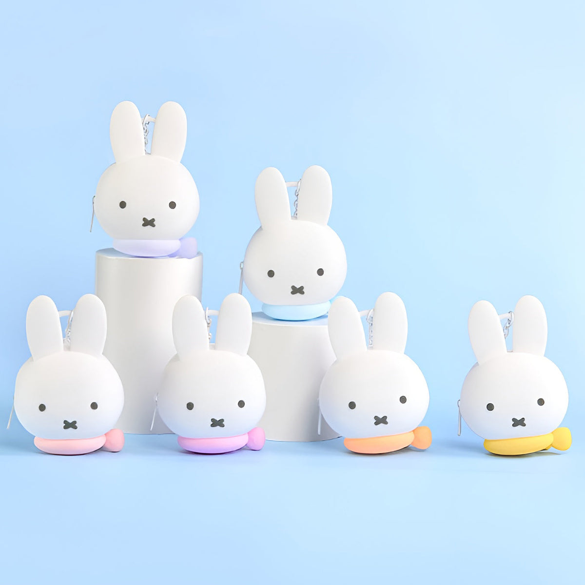 Miffy Silicone Earbuds Pouch – silikonowe etui-brelok na słuchawki, blind box