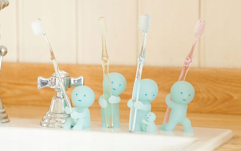 Dreams - SMISKI Toothbrush Stands (Holding) - KICKOMI