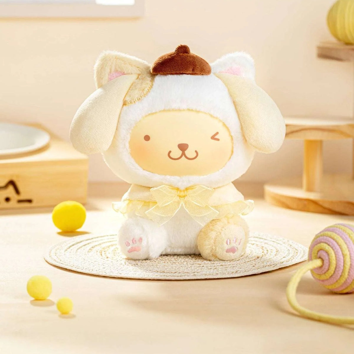 Sanrio Characters Play with Kittens – Pompompurin