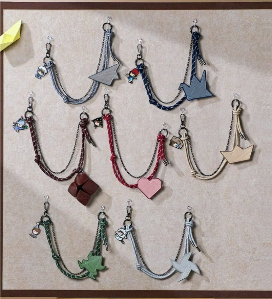 POP MART - Hirono Rooted In Memory Pendant Chain | Blind Box Łańcuch - KICKOMI