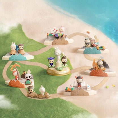 POP MART - Labubu THE MONSTERS Playing Games Series Scene | Blind Box Figurka Kolekcjonerska - KICKOMI