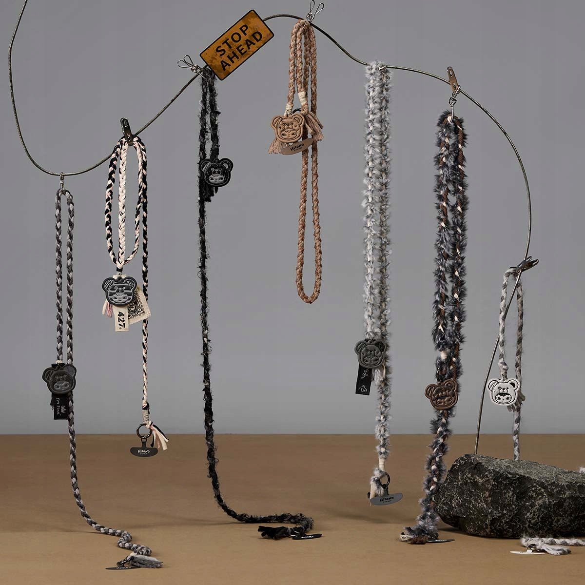 POP MART - Pop Mart Hirono Read Journal Series Phone Lanyard | Blind Box Smycz do telefonu - KICKOMI