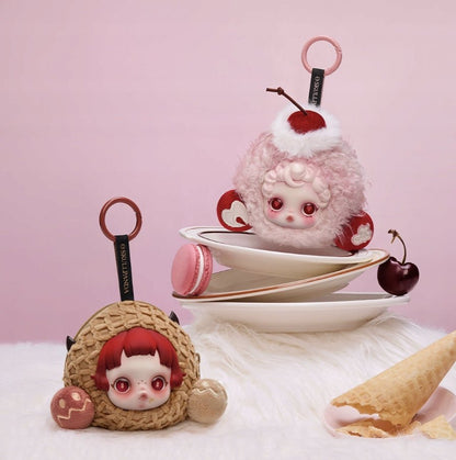 POP MART - SKULLPANDA You Found Me! Pranky Peanut Earphone Bag | Brelok na Słuchawki - KICKOMI