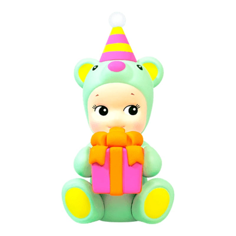 Sonny Angel Birthday Bear – Present Hug