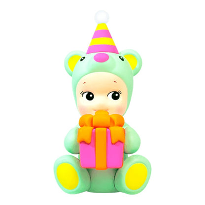 Sonny Angel Birthday Bear – Present Hug