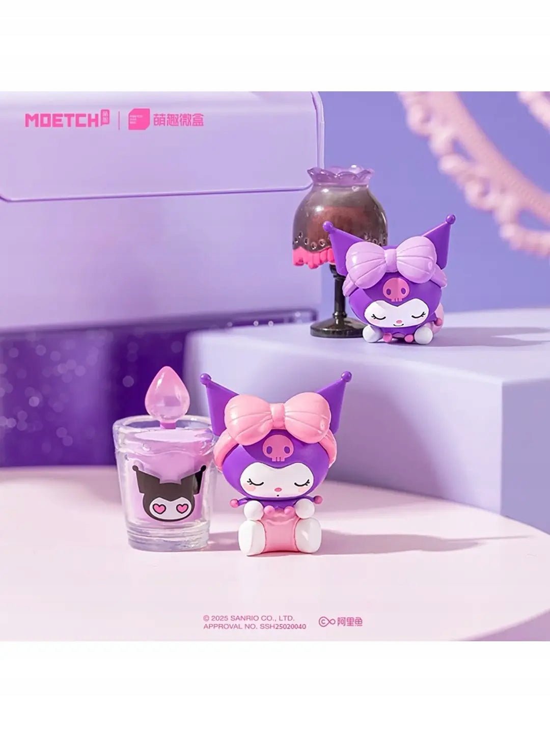 Sanrio - Kuromi Micro Cozy Cottage Mini | Blind Box Figurka Kolekcjonerska - KICKOMI