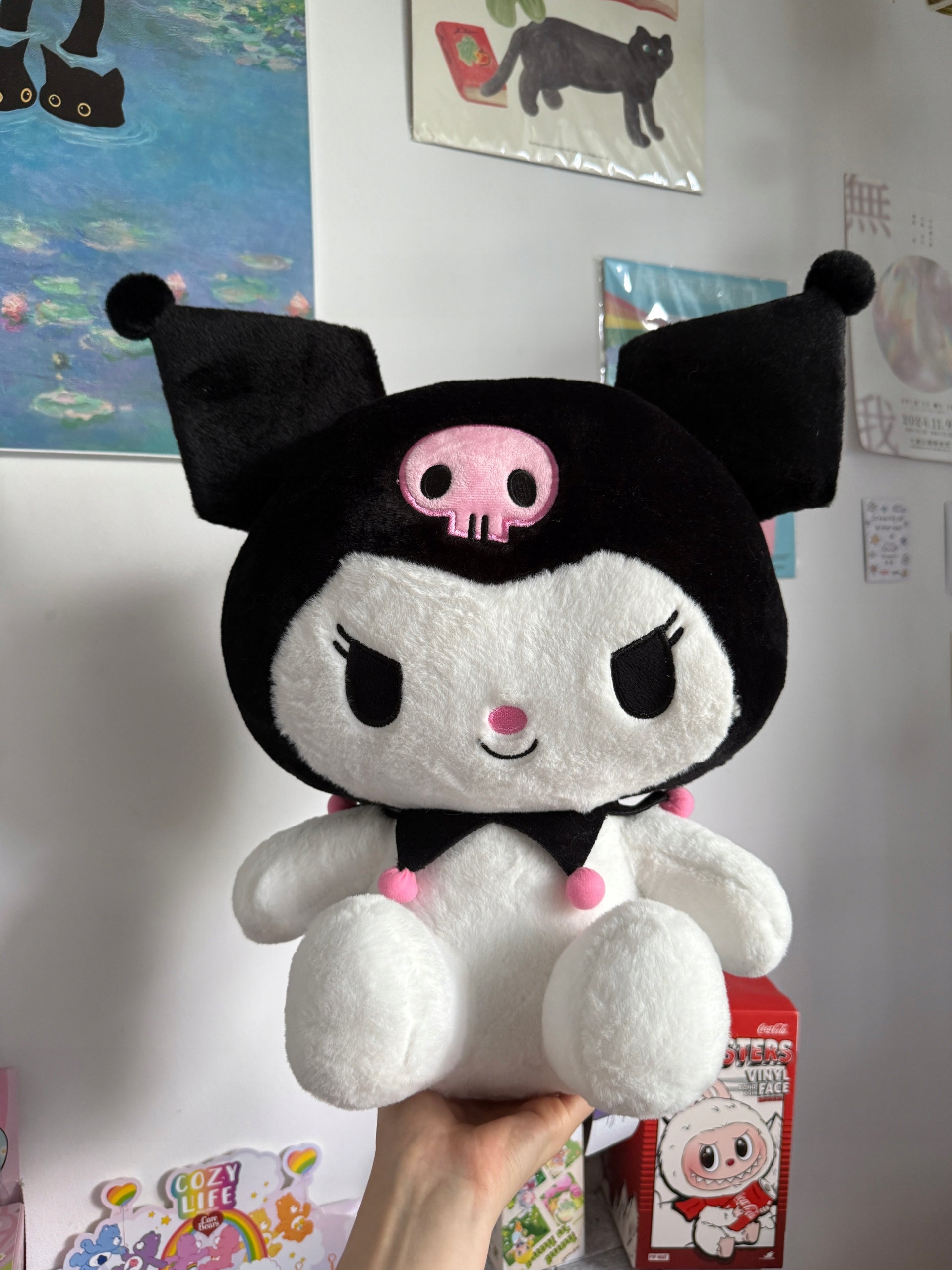 Sanrio - Kuromi Sitting Plush | Pluszak 40cm - KICKOMI