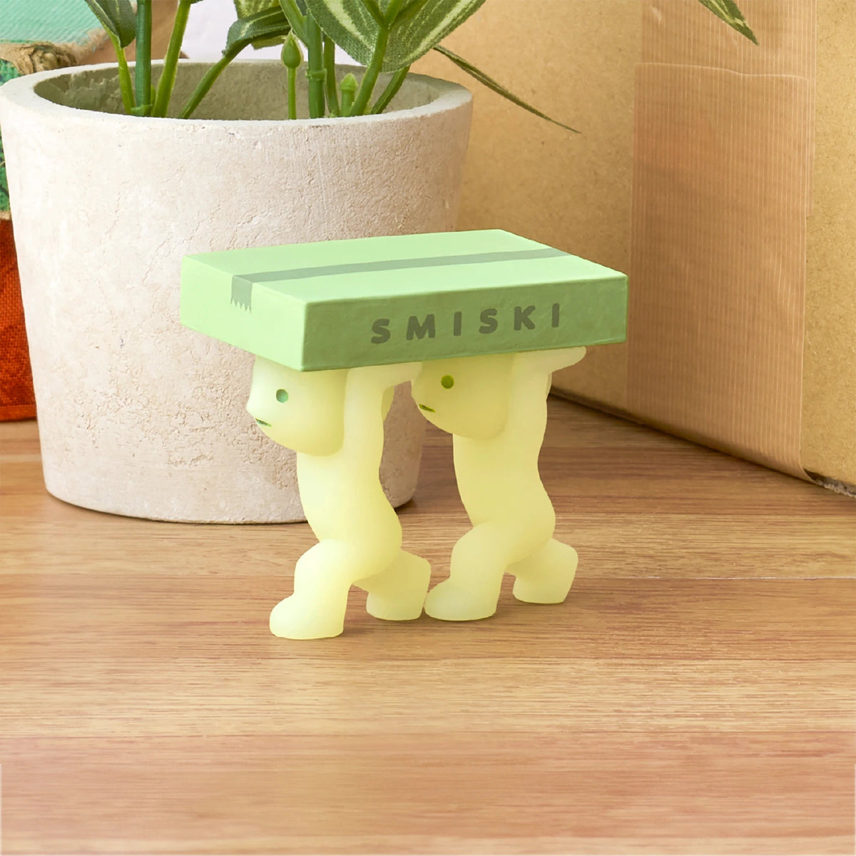 SMISKI Moving – Little Smiski Teamwork