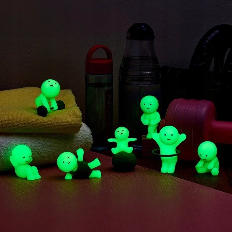 Smiski - SMISKI Exercising Series Glow in the dark | Blind Box Figurka Kolekcjonerka - KICKOMI