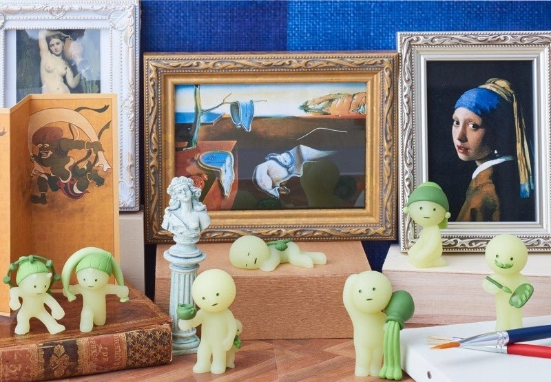 Smiski - Smiski Mini laleczka świecąca w ciemności - Museum | Blind Box Figurka Kolekcjonerska - KICKOMI