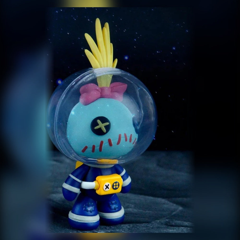 Stitch & Scrump Worlds Beyond Series 2 – Scrump w granatowym skafandrze